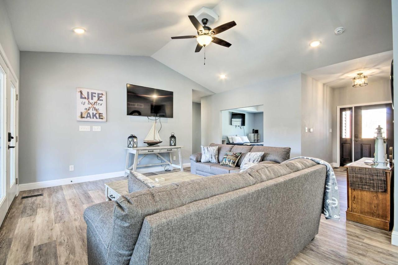 Lakefront Rocky Mount Home With Dock And Fire Pit מראה חיצוני תמונה