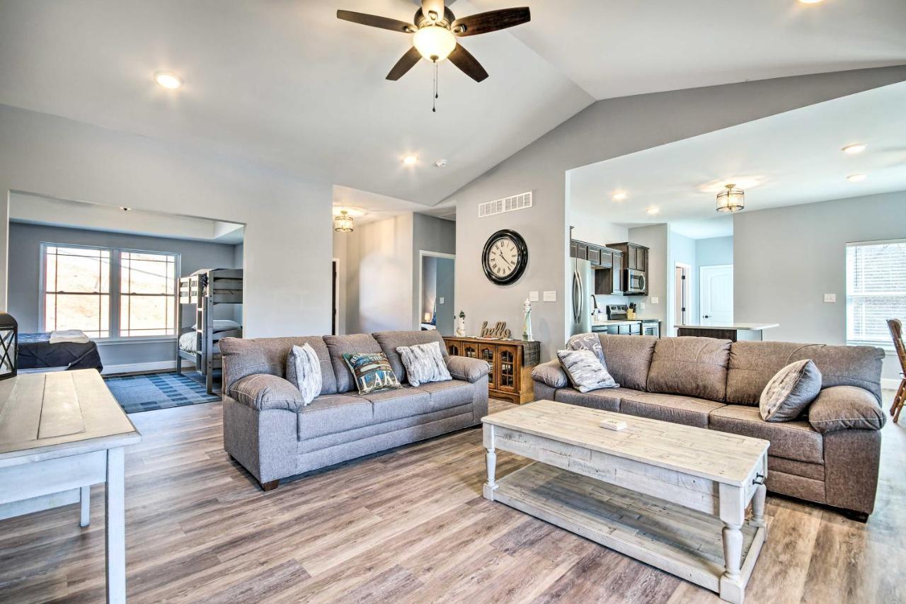 Lakefront Rocky Mount Home With Dock And Fire Pit מראה חיצוני תמונה