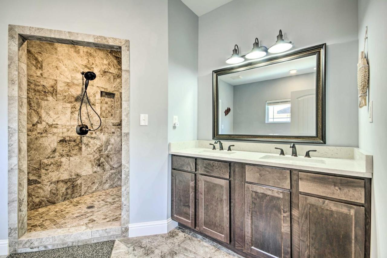 Lakefront Rocky Mount Home With Dock And Fire Pit מראה חיצוני תמונה